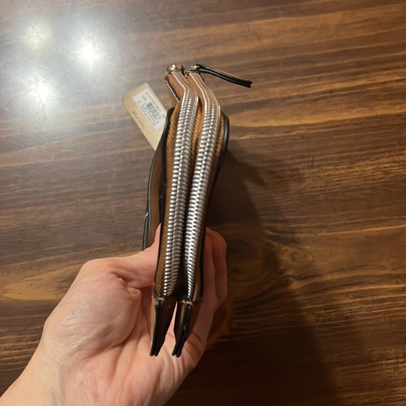 NWT true craft brown wristlet - Picture 10 of 12